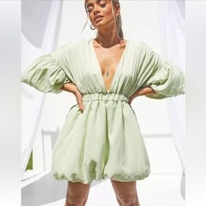NWT PrettyLittleThing Sage Puff Sleeve Bubble Hem Dress Size 2